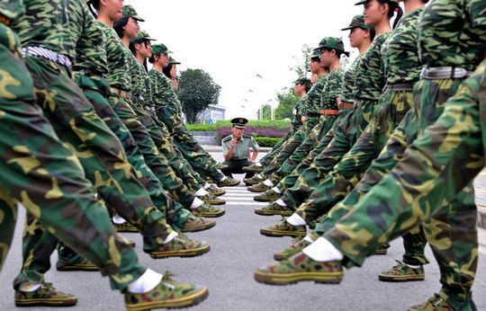 2015年大学新生入学军训广播稿大全_广播稿