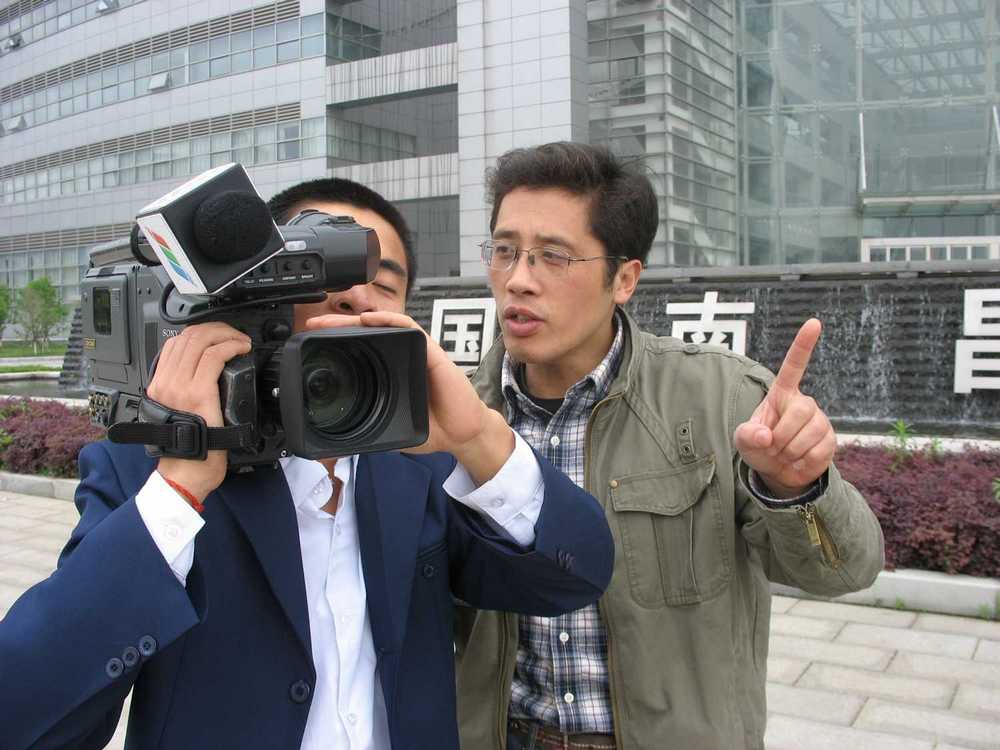 新闻专业大学生社会实践论文范文_毕业论文范文